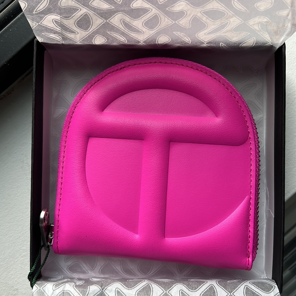 Telfar Wallet Azalea